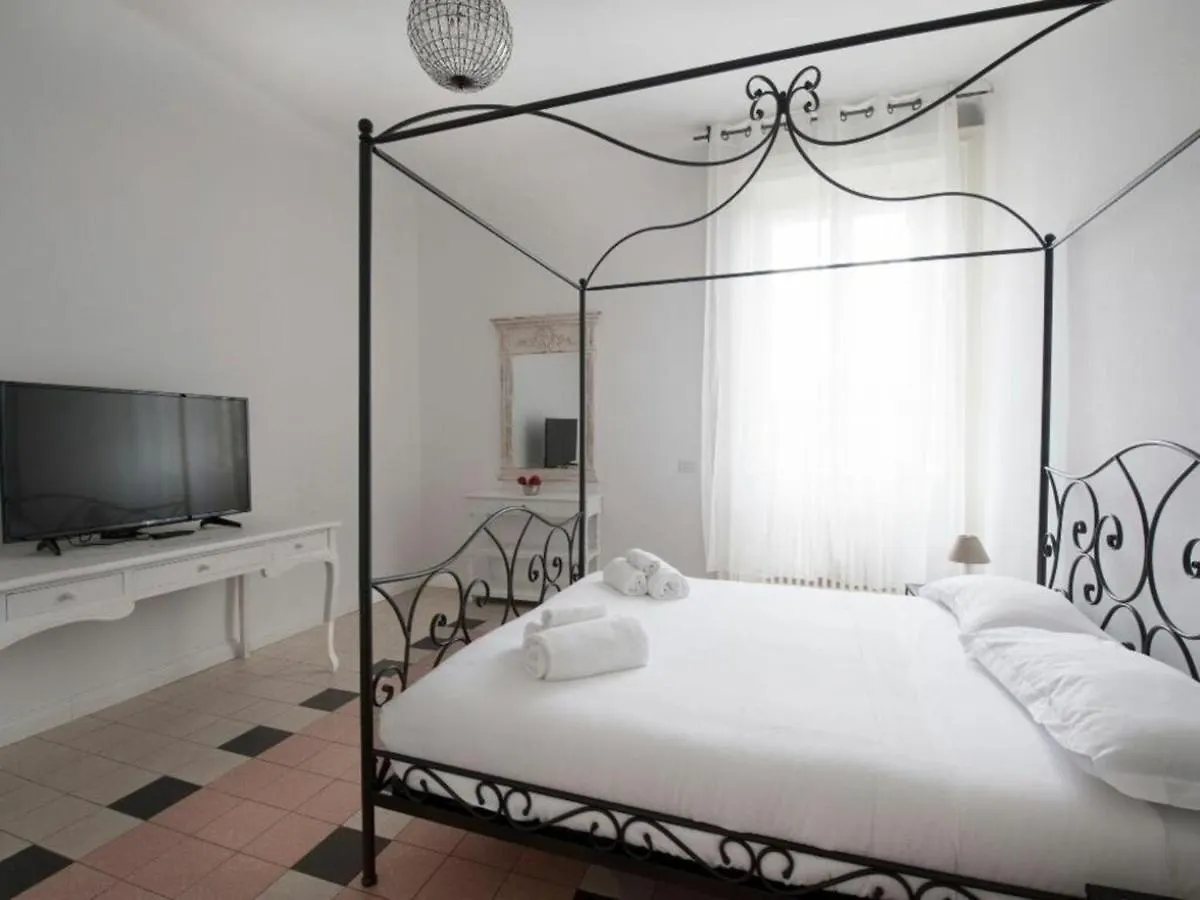 Bacone Liberty Vittoria By Halldis Milan Italy
