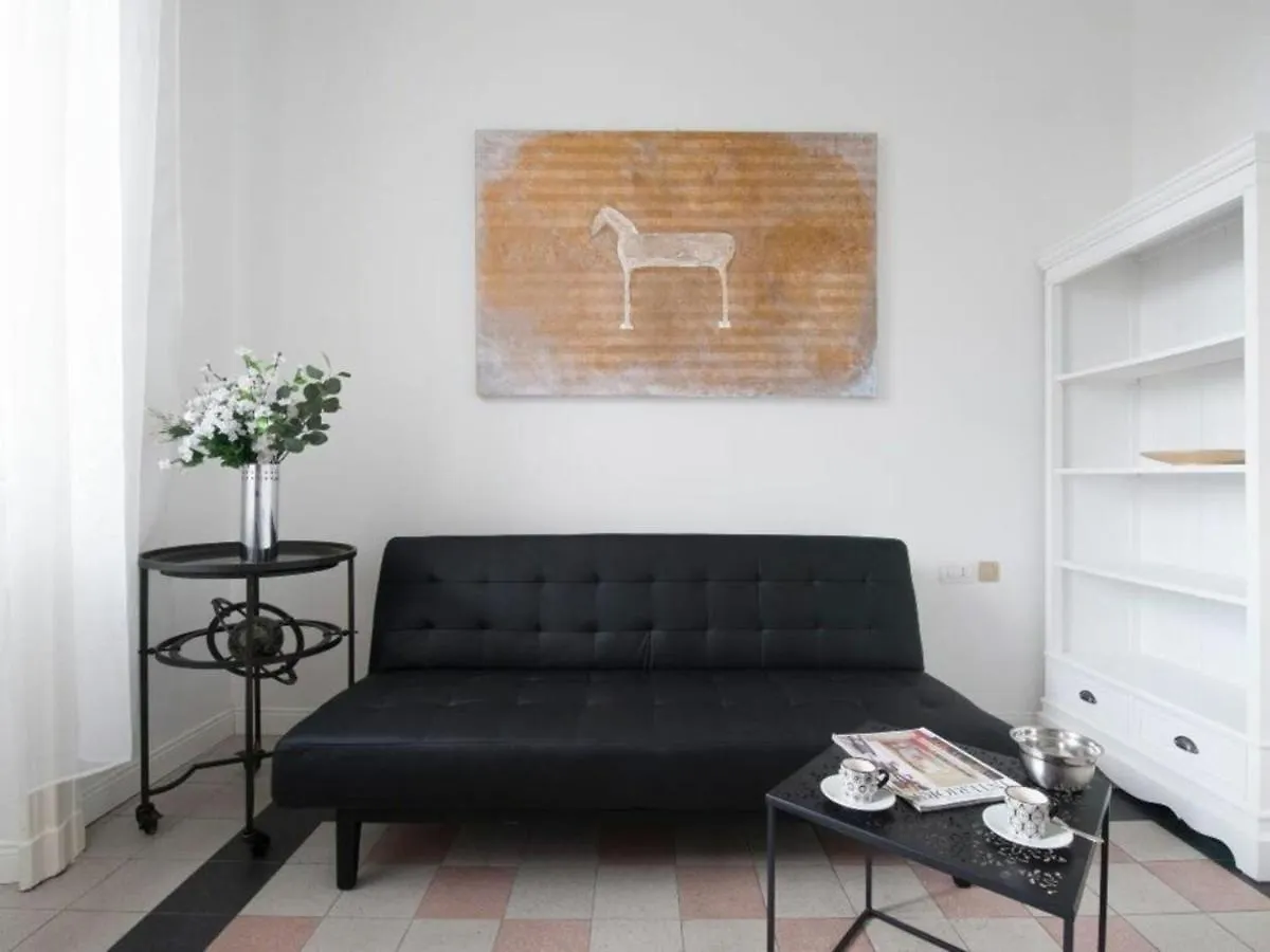 Apartment Bacone Liberty Vittoria By Halldis Milan