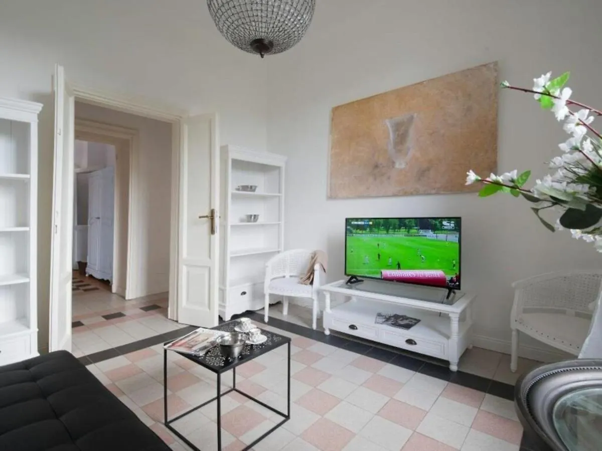 Bacone Liberty Vittoria By Halldis Milan Italy